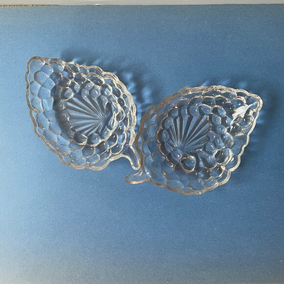 2 little glass grape shape bowls - Picture 3 of 7